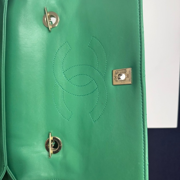 CHANEL CC Flap Handle Bag - Picture 5 of 11